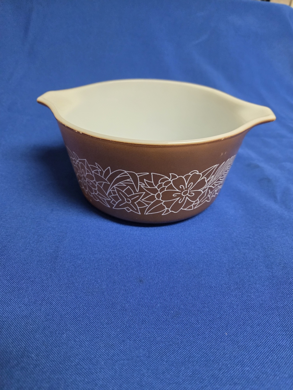 Vintage Pyrex Woodland #473-B 1L Brown Bake Serve & Store Round Casserole Dish